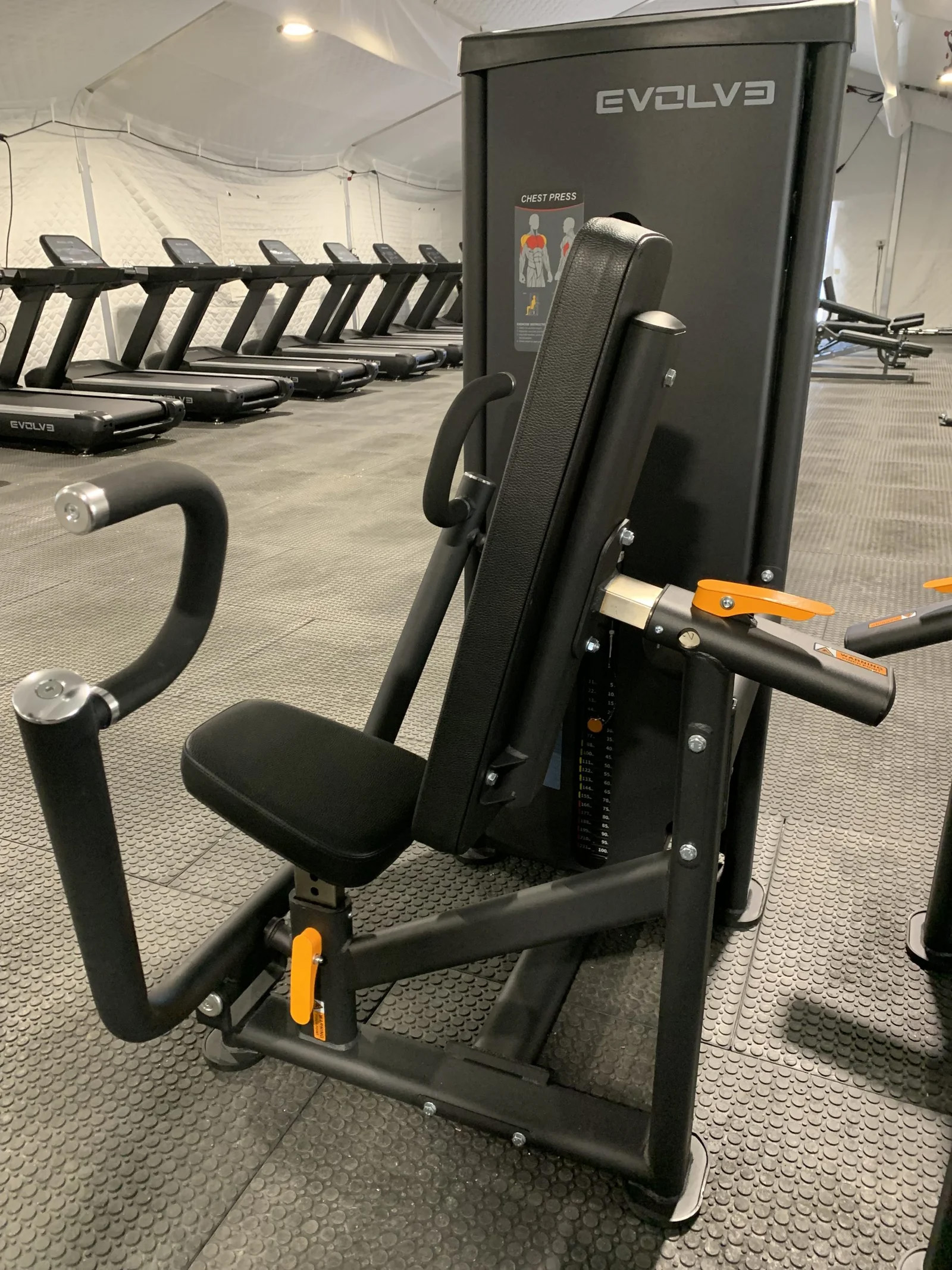 mashina-gardi-evolve-chest-press-ec-001-5